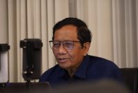 Cawapres Mahfud MD saat live TikTok. Foto: Dok. Istimewa
