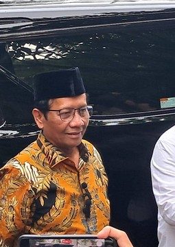 Mahfud Soal Oknum Satpol PP Garut Dukung Gibran: Pelanggaran, Norak