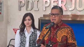 Konpers Sekjen PDIP Hasto Kristiyanto di DPP PDIP, Menteng