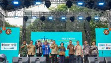 Photo Bersama Pada  Acara Jelajah Kuliner Indonesia 2025 yang di Gelar di Lapangan Benteng Medan