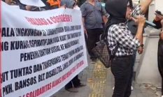 Diduga Bansos Di Setel Kepling, Warga Geruduk Kantor Walikota Minta Kepling 12 Kelurahan Binjai di Copot